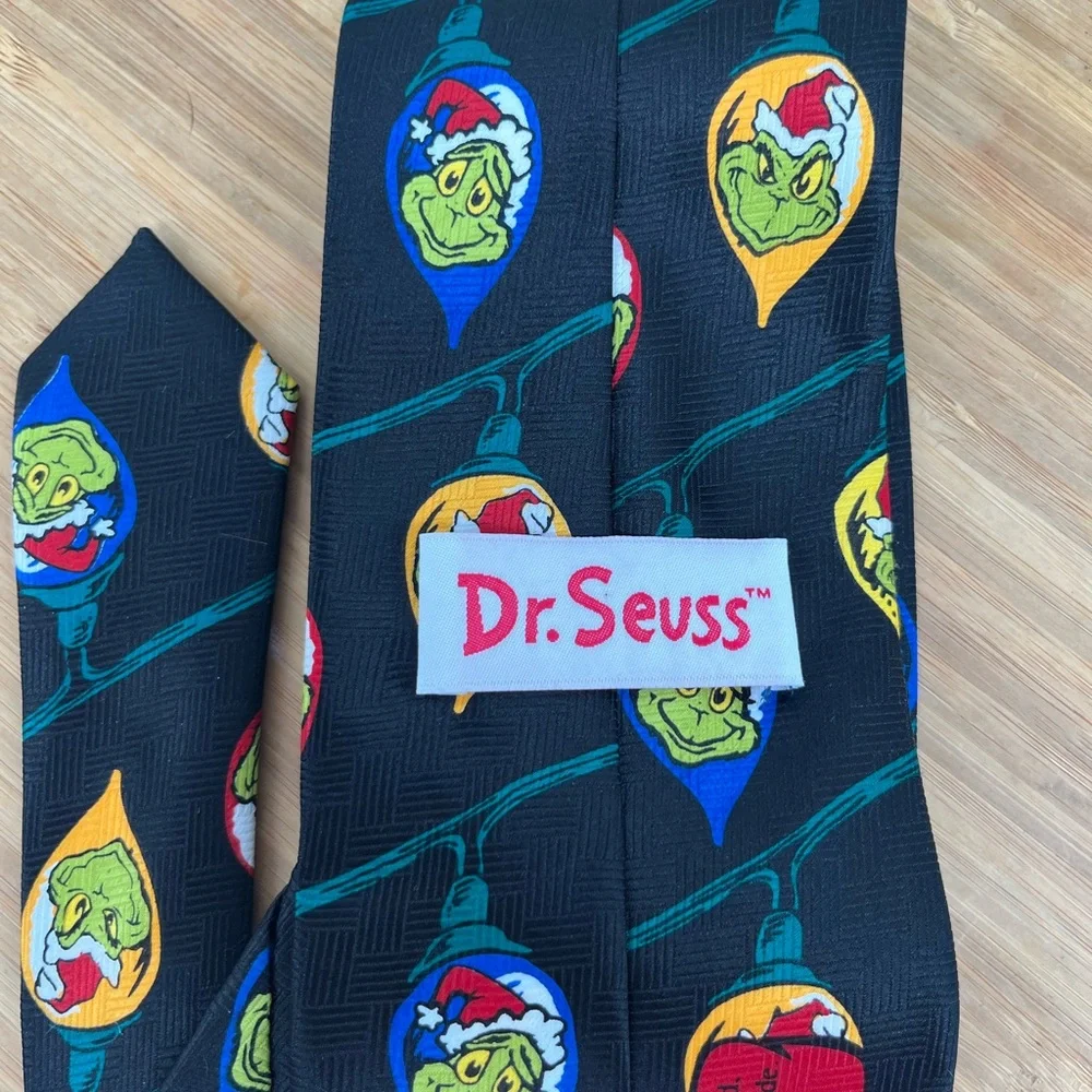 Vintage 90s Dr. Seuss The Grinch Christmas Theme Tie Necktie Holiday 58”‎ 3.5”